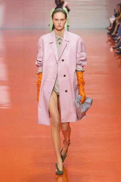 Look 44